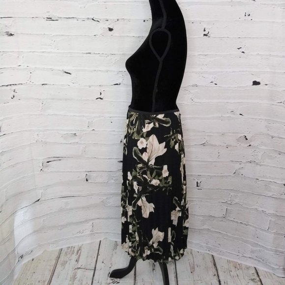 DKNY Pleated Circle Skirt - Picture 5 of 7